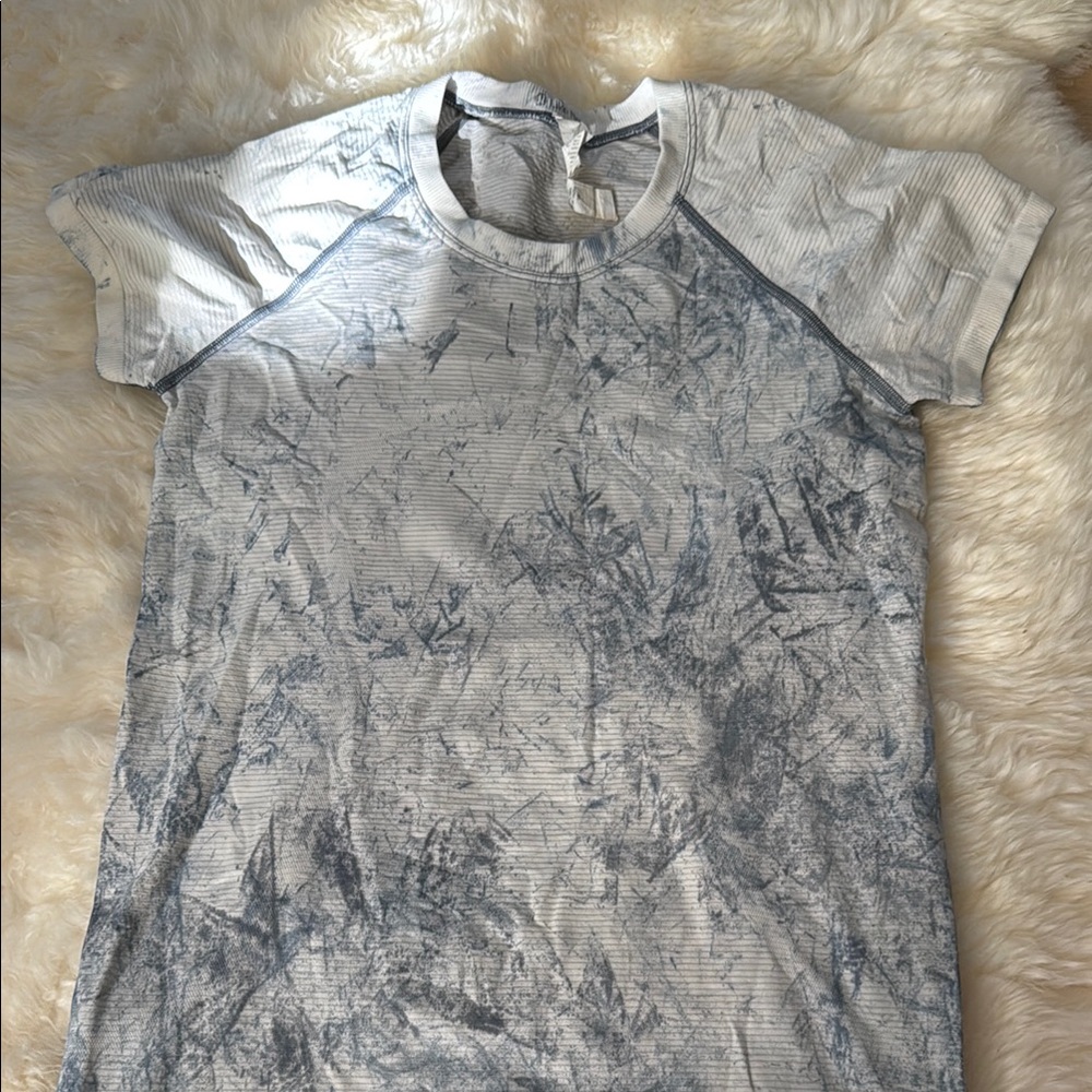 Lululemon Swiftly Tech Shirt in blue gray tie dye